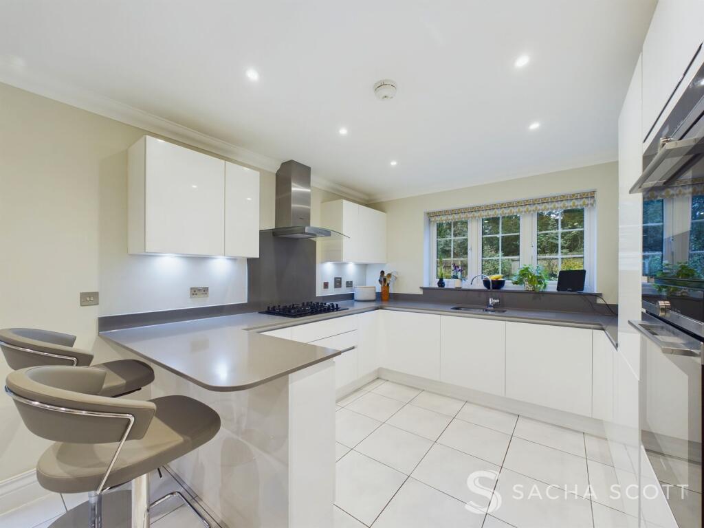 Kitchen / Breakfast Area