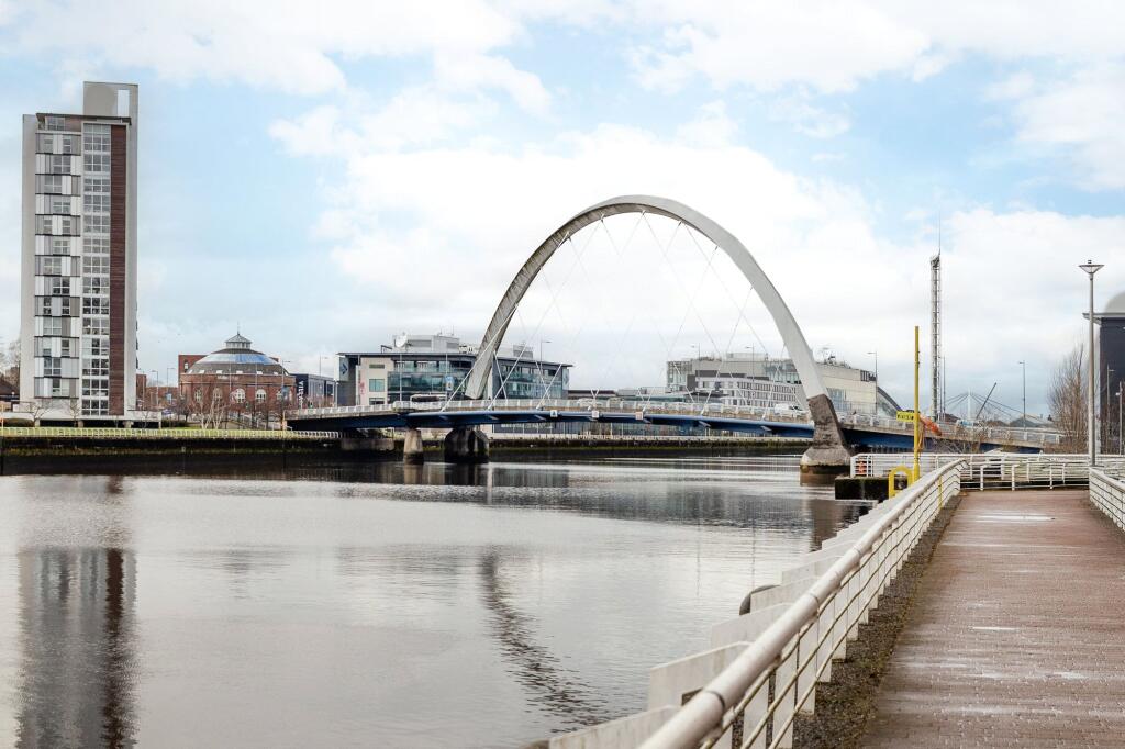 Clyde Squinty Bridge