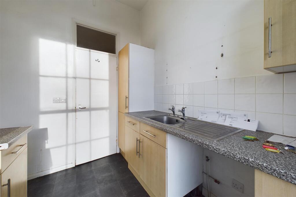 Flat 3, 6, Nelson Place West, Walcot, Bath, BA1 2T