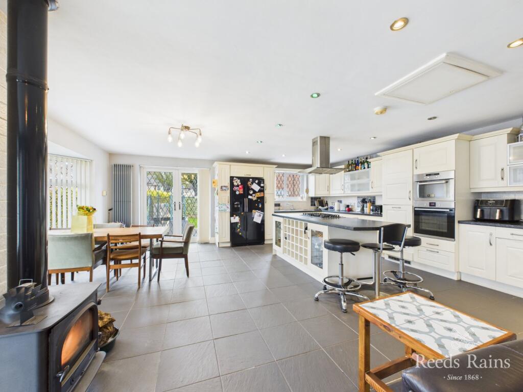 Kitchen/Family/Dinin