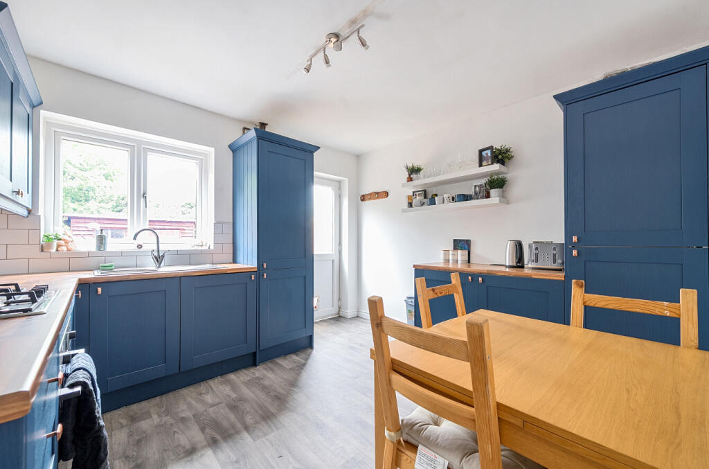 1319656-12-6864fd...