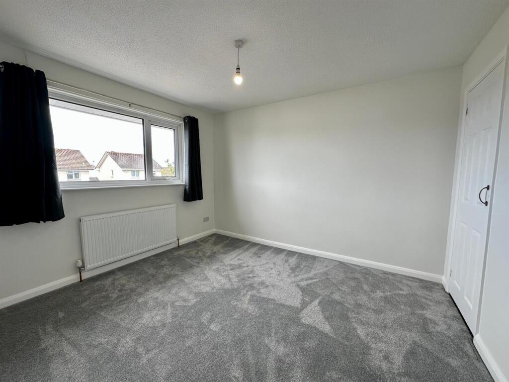 Bedroom 1.jpg