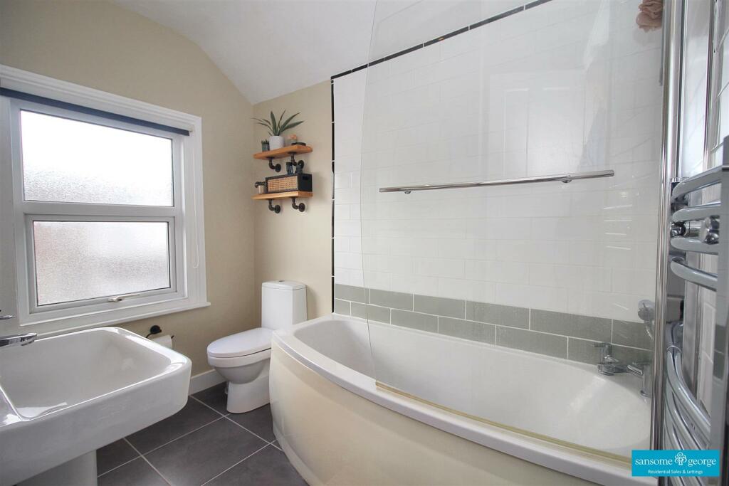 En-suite Bathroom