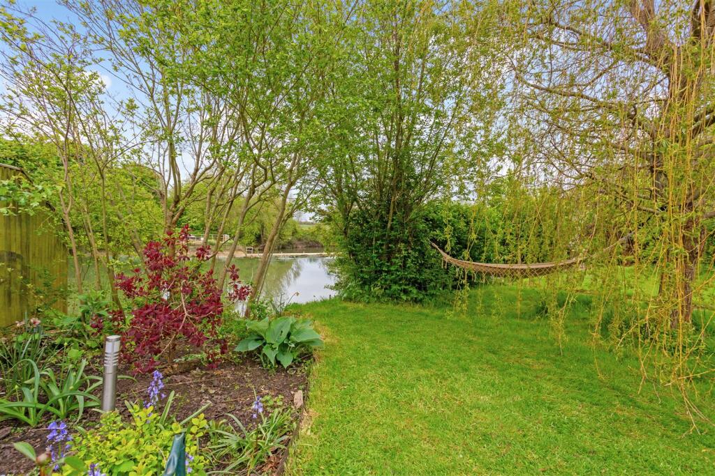 30 - Detached Period Property for Auction, Swinefo