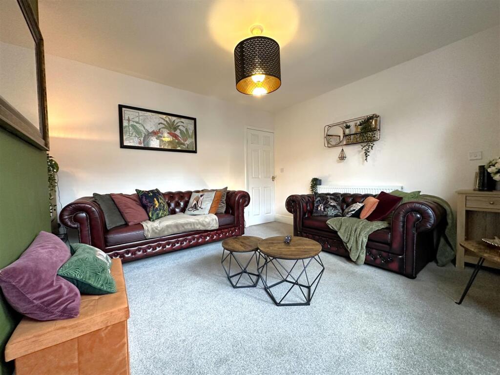 Generous Lounge 219