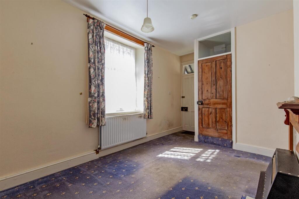 Reception Room-3.jpg