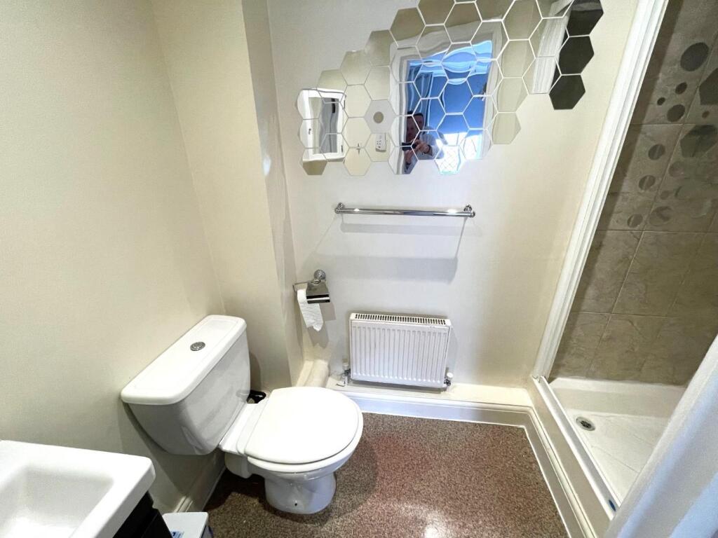 SHOWER ROOM (1).jpg
