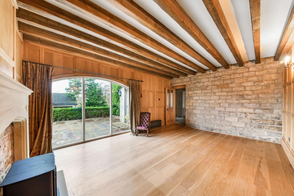 SECOND SITTING ROOM
