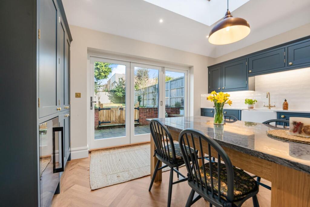 Kitchen.Breakfast Room.jpg