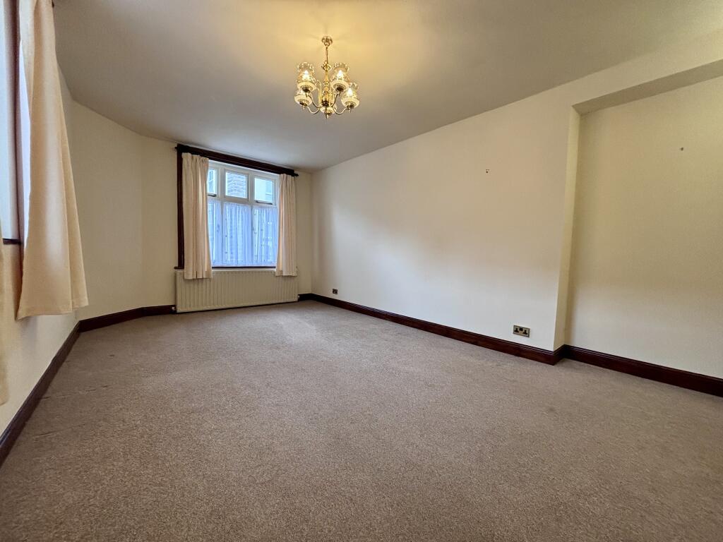LIVING ROOM 1