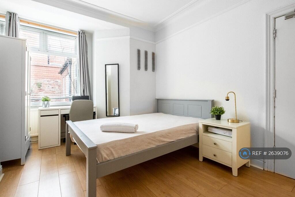 Bedroom 2 (Ground Floor)