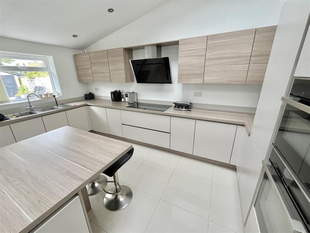 Open Plan Living Dining Kitchen Aspect 6