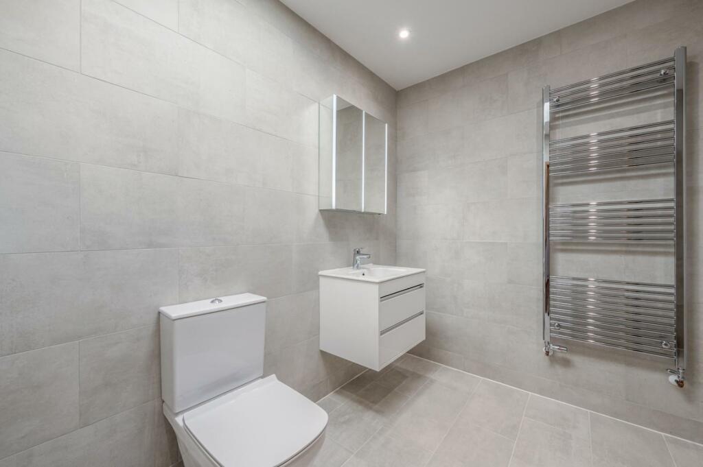 GF Bedroom En-Suite 1