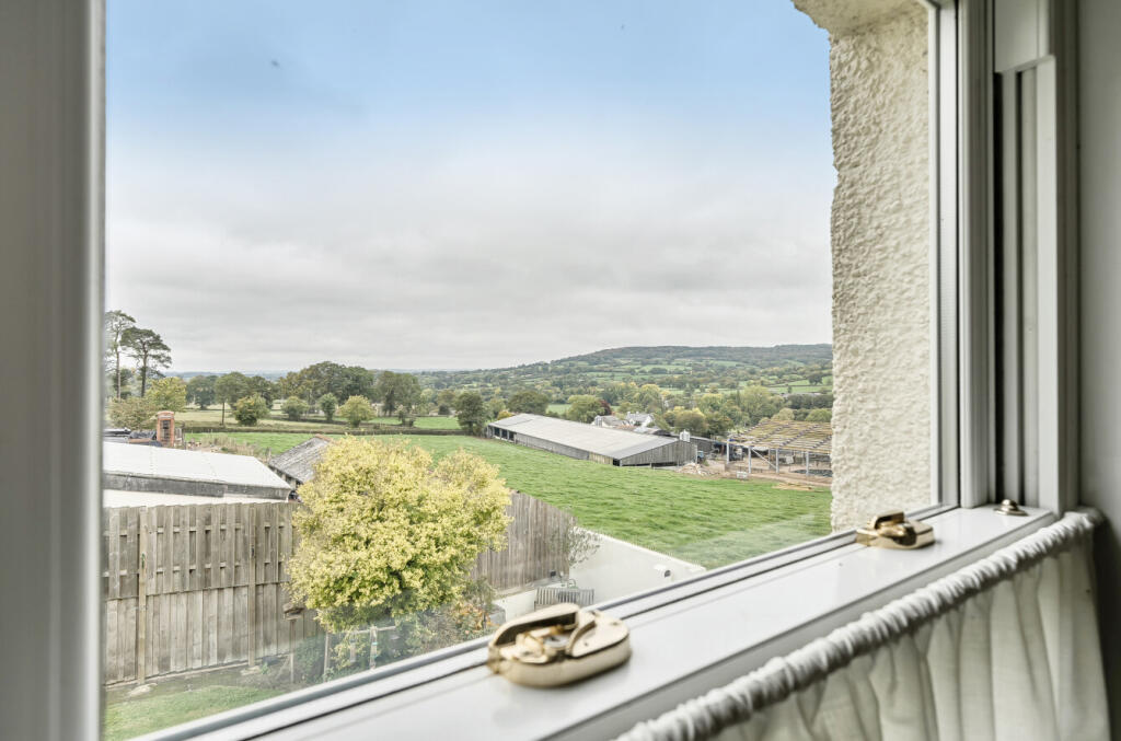 1364639-21-68ed2d...