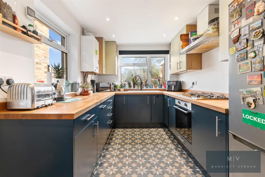 Edward Road? 8 MV-1.jpg