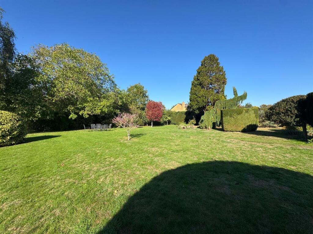 Communal Gardens 2.jpg