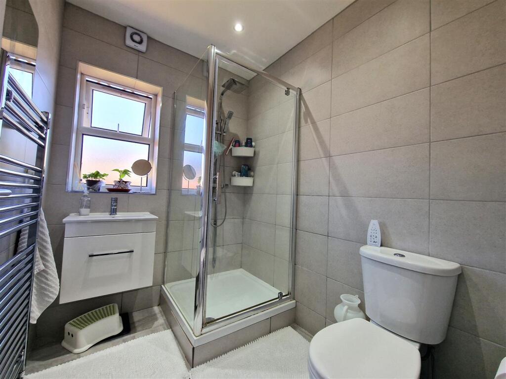 Shower room.jpg