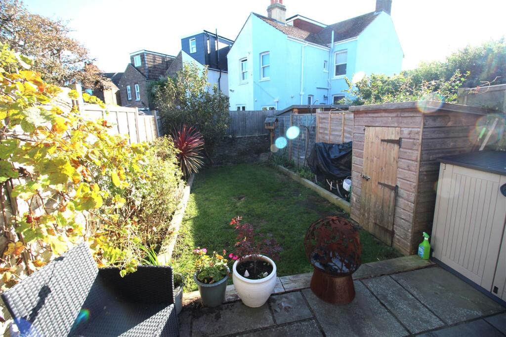 28 Elm garden.JPG