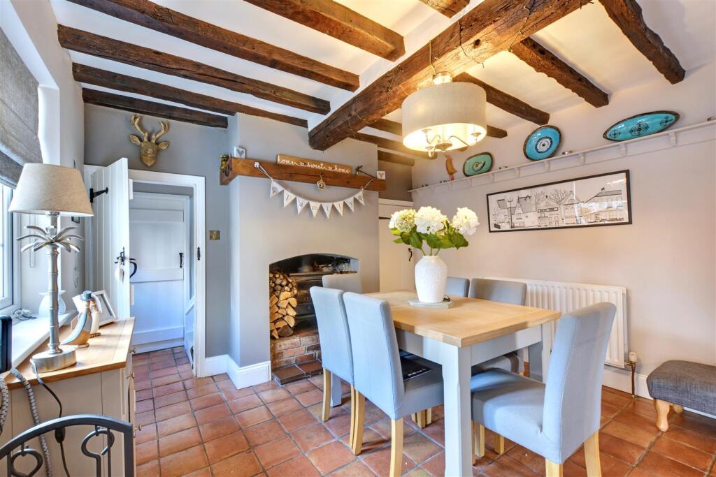 Dining Room_1.jpeg