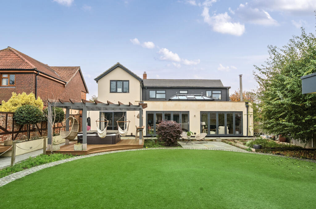 1369598-12-68f167...