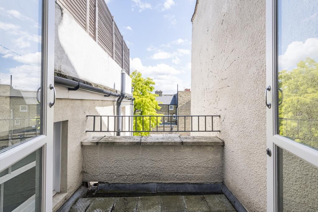 3-37-st-anns-cres...