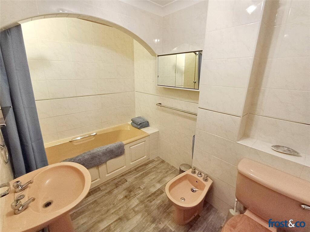 Ensuite