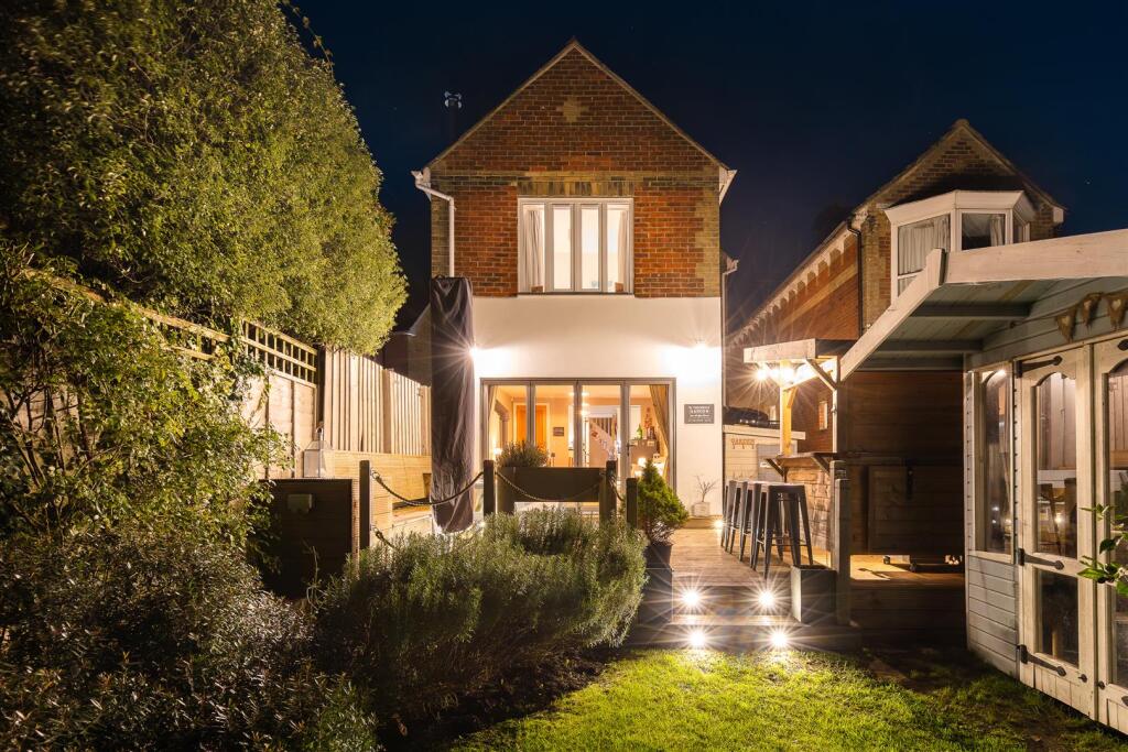 Night shot rear garden 4.jpg