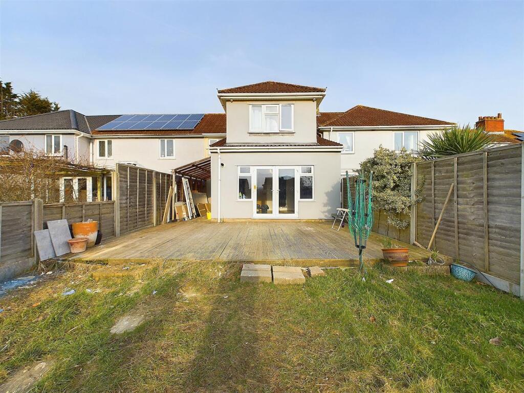 23 - 6 Bedroom HMO.jpg