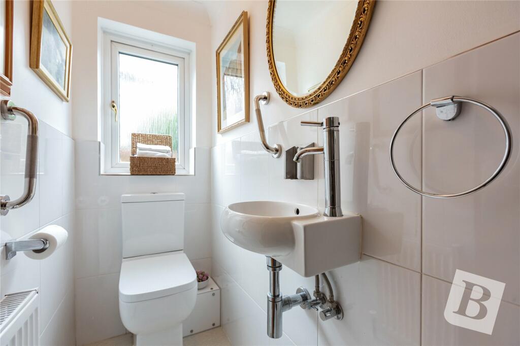 Annexe Cloakroom