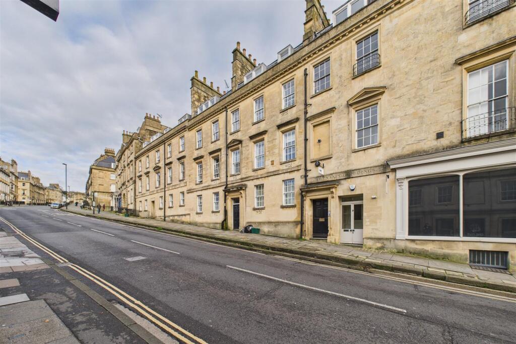 Flat 3 4 Fountain Buildings, Walcot, Bath BA1 5DU 