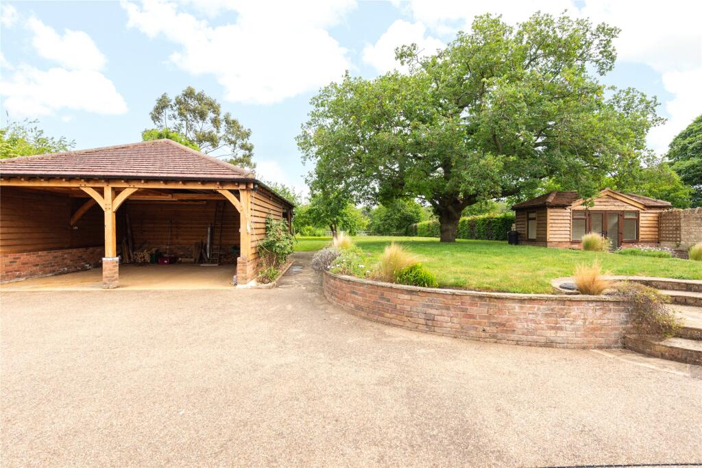 Carport/Rear Garden
