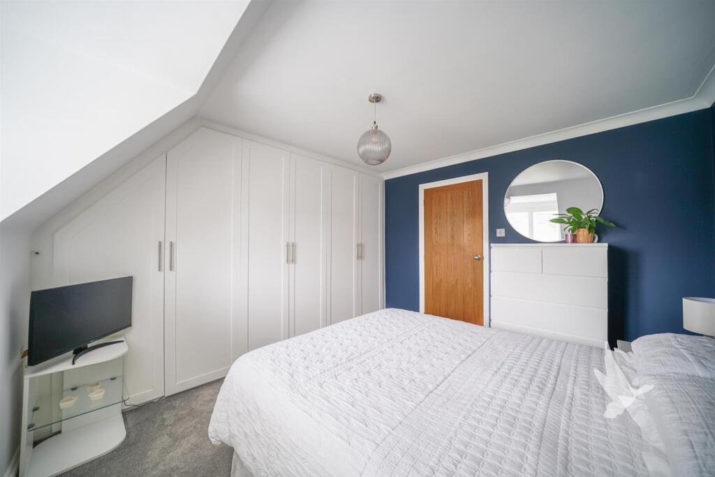 6 Bed to door.jpg