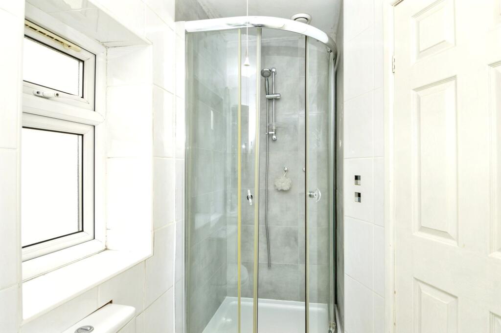 Jack&amp;Jill Ensuite