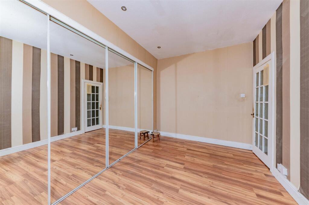 GR 17 Caird Avenue Dundee-7.JPG