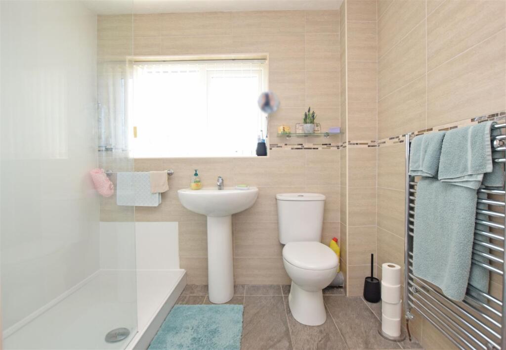 Bathroom.JPG