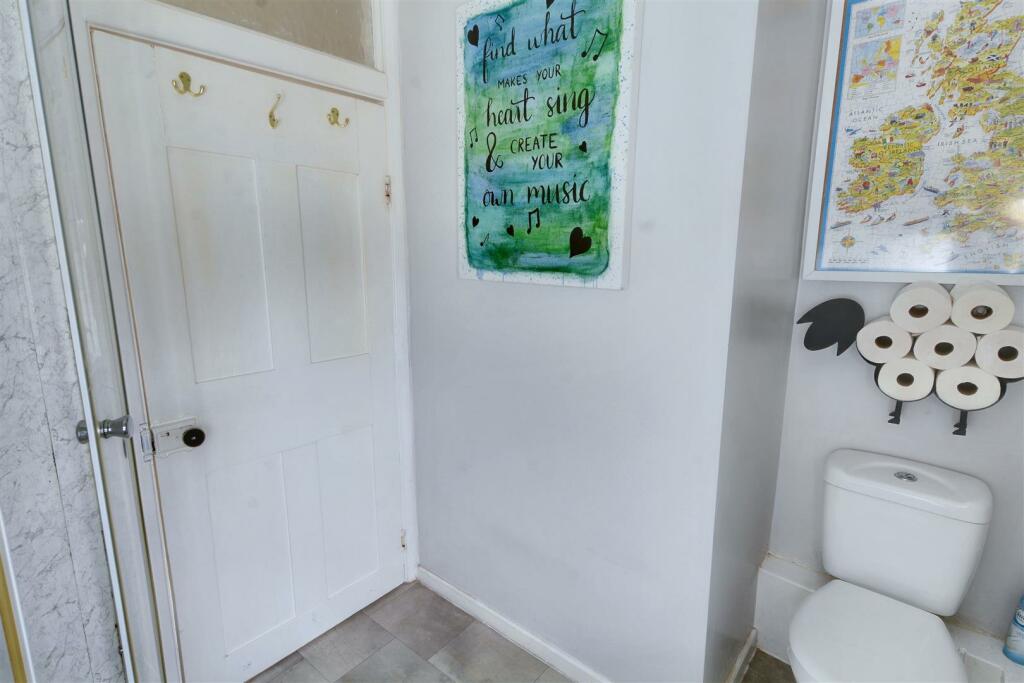 DSC_5238bathroom.jpeg