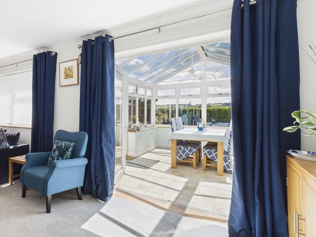 CAM03640G0-PR0054-STILL019