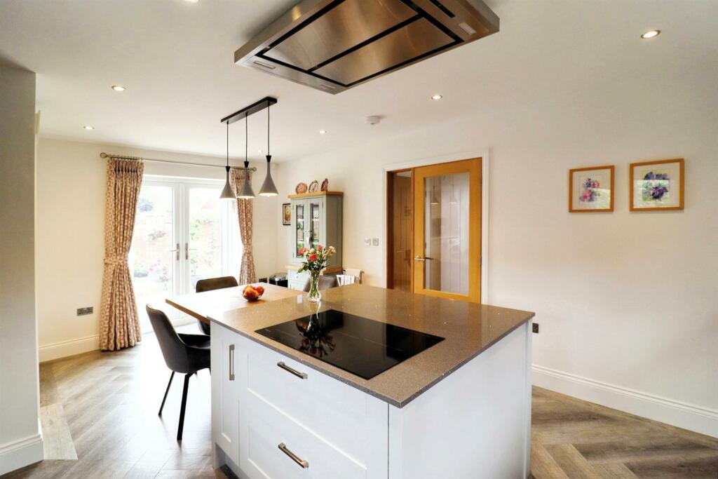 BREAKFAST KITCHEN