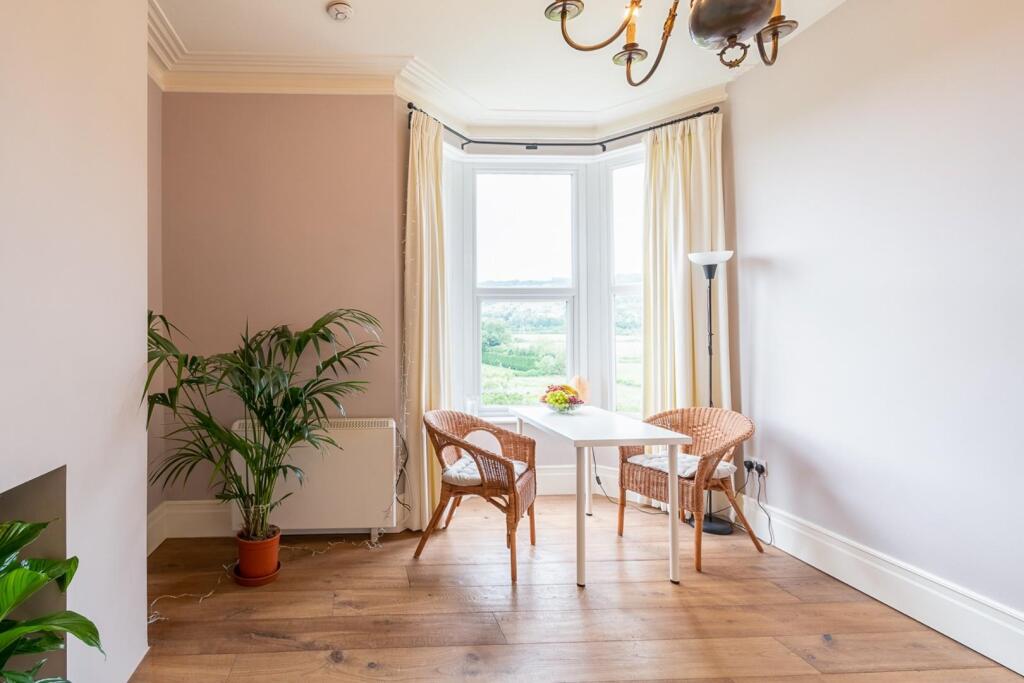 Ground Floor Flat 130 London Road West-1.jpg