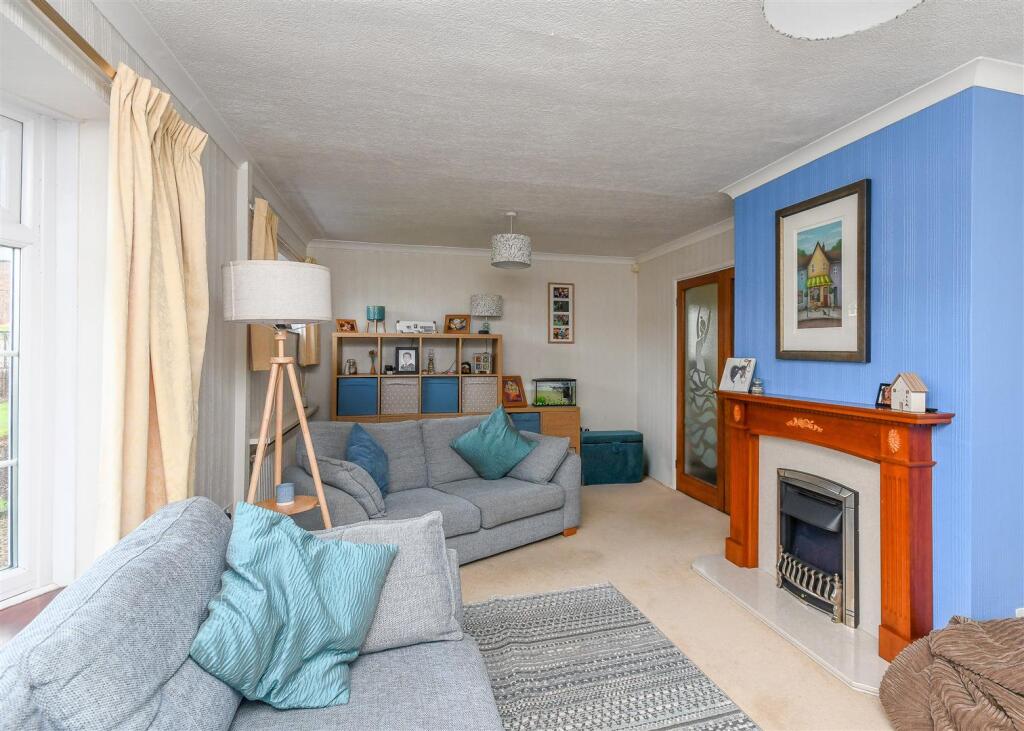 2 Reynolds Close - Sitting Room NEW.jpg