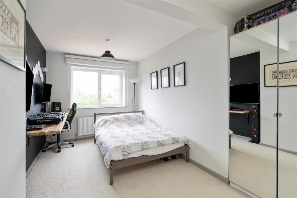 1 Hallcroft Way_25.jpg