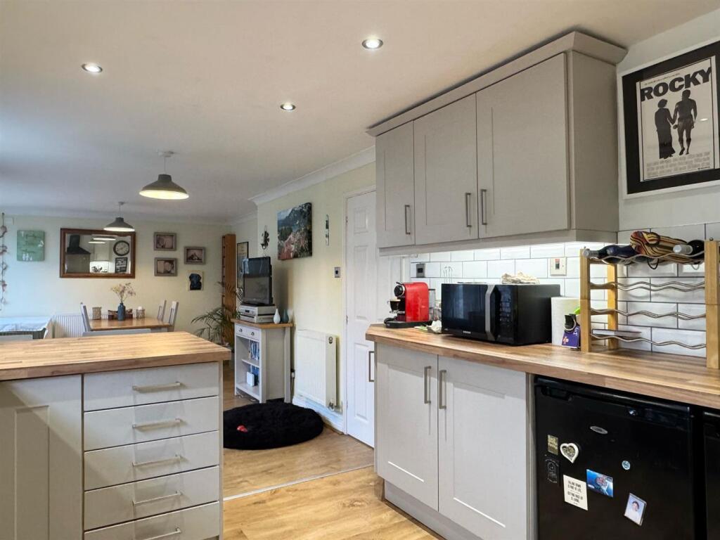 Kitchen 3-fotor-20250220141425.jpg