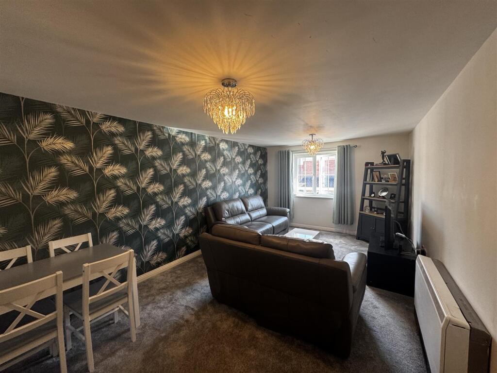 LIVING ROOM.jpg