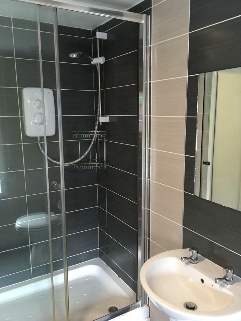 3) 11 Melbourne Street Bathroom 15.07.2020.jpg