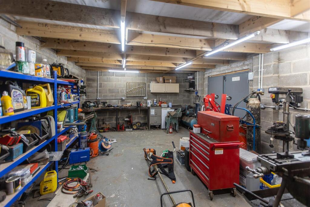 Low Moorgate Park-15.jpg