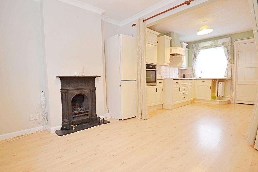 Lounge & Kitchen