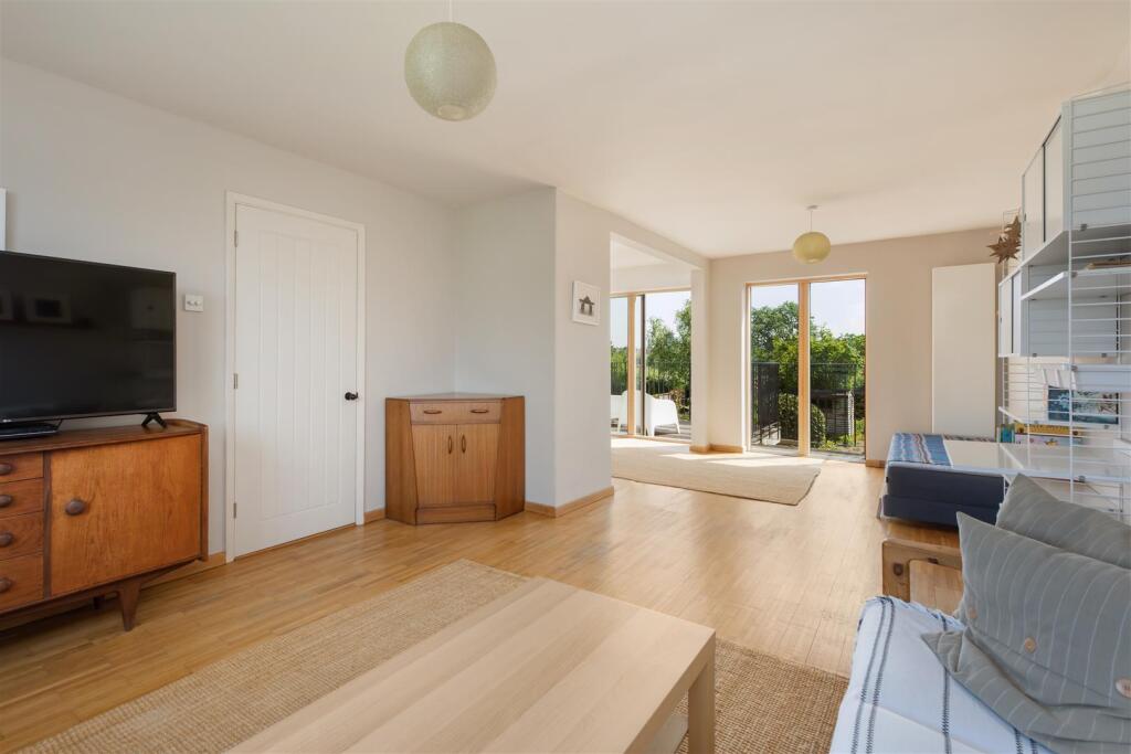 Island Wall, Whitstable