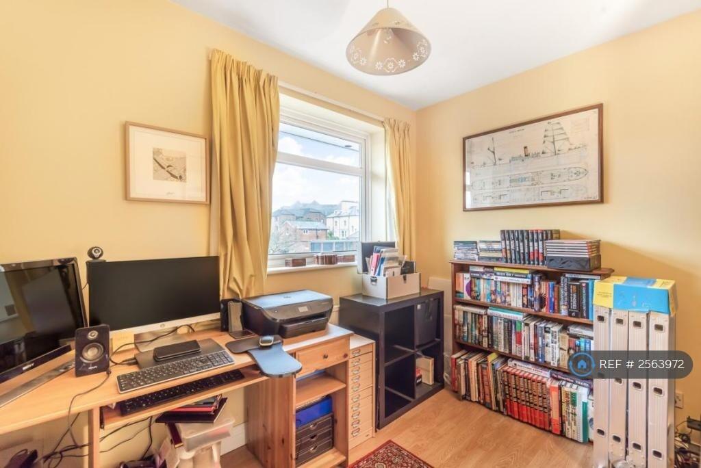 Bedroom 4 / Study Room