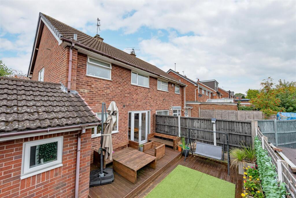 12 Strathmore Crescent-External.jpg