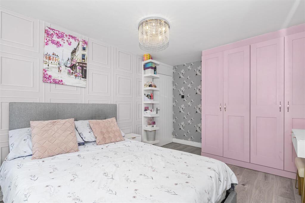 Bedroom 1.1.jpg